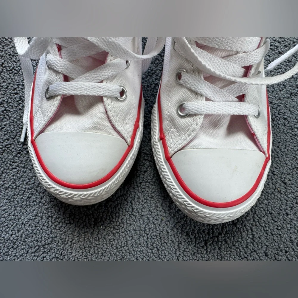 Hello Kitty high top converse - Picture 5 of 14